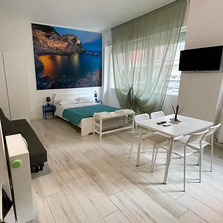 Monolocale Con Posto Auto La Chicca Del Golfo ラ・スペツィア