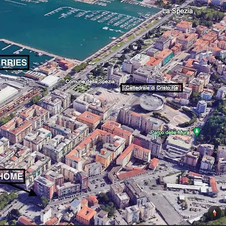 Monolocale Con Posto Auto La Chicca Del Golfo ラ・スペツィア